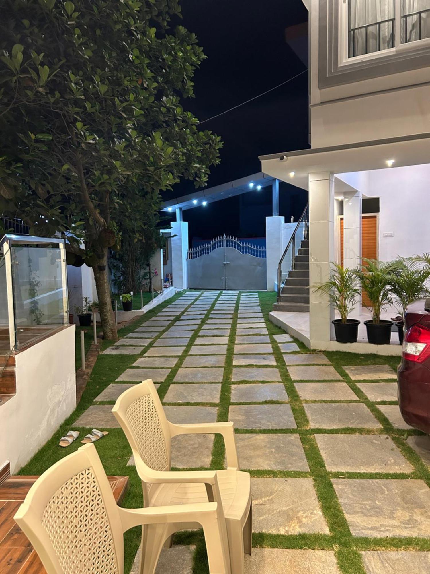 ילאגירי Sapphire Stayss מראה חיצוני תמונה